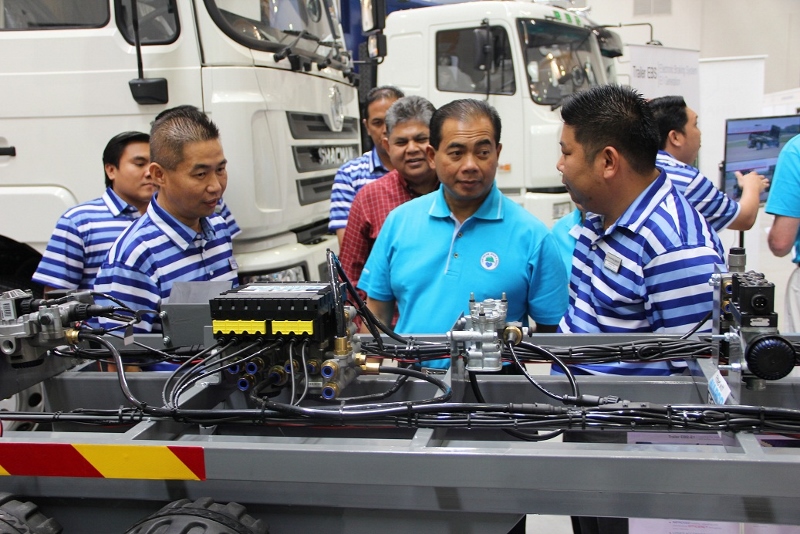 deputy-minister-visit-wabco-1-800x534